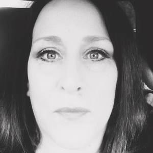 Meet your Posher, Debora